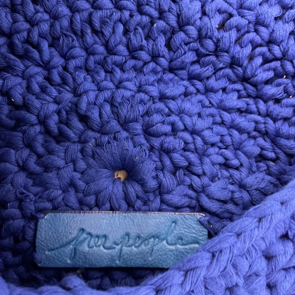 freepeople HALF MOON CROCHET CROSSBODY BAG NWOT - Picture 6 of 7